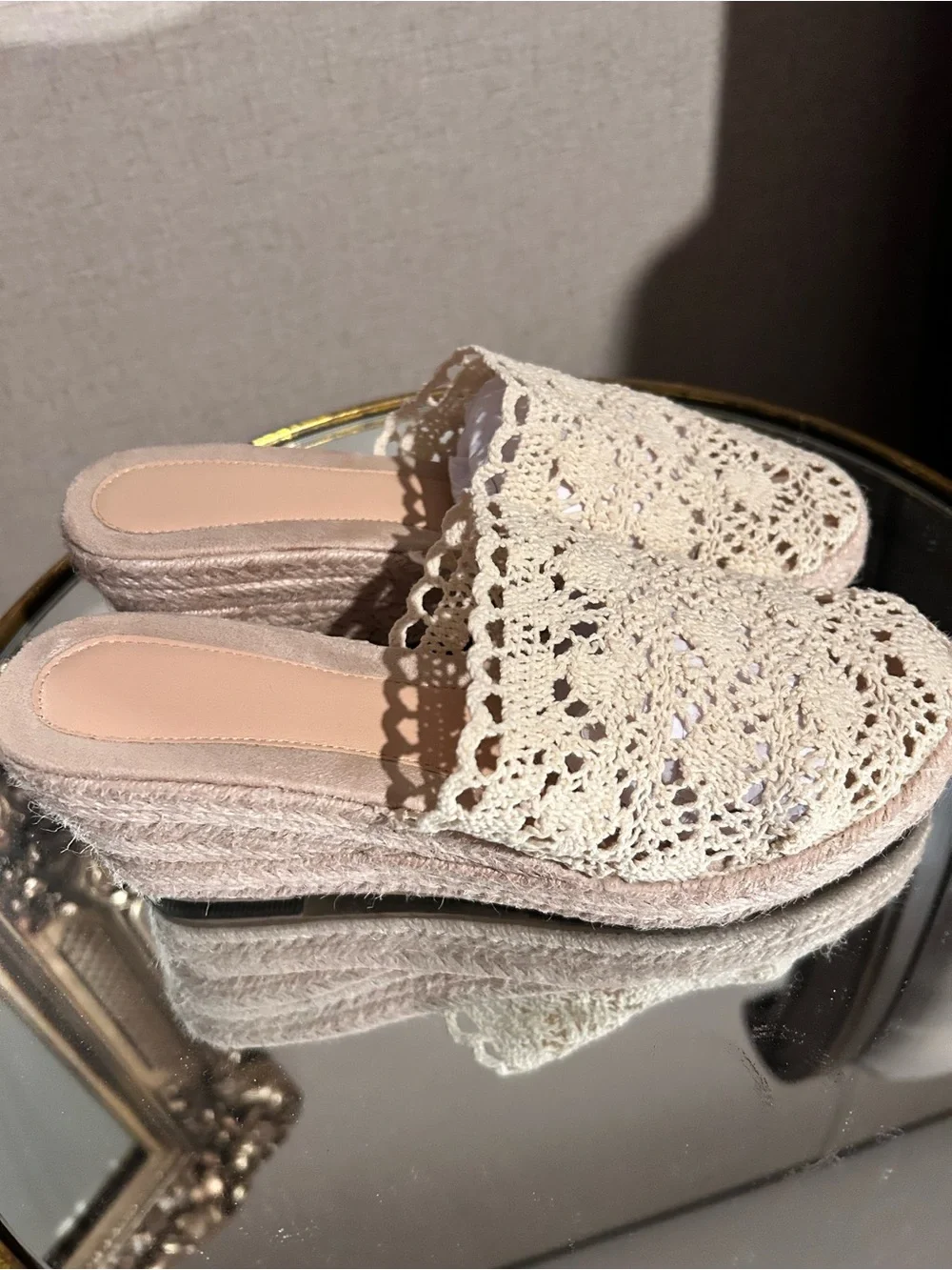 Women’s like new size 7 beige crochet espadrilles